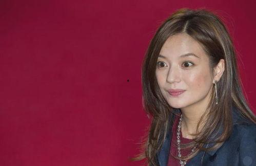 娱乐吃瓜女艺人团,揭秘吃瓜女艺人团的幕后故事